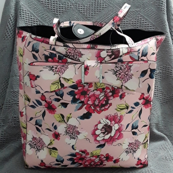 Betsey Johnson Handbags - Betsey Johnson Large FLORAL BOW TOTE
